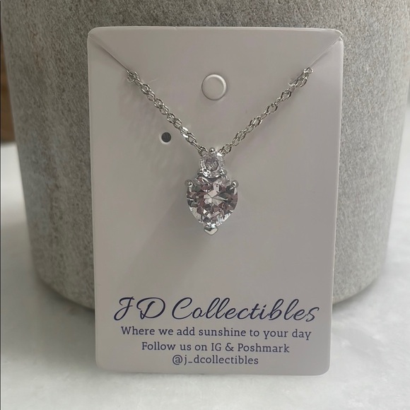 JD Collectibles Jewelry - Silver Heart Crystal Pendant Necklace